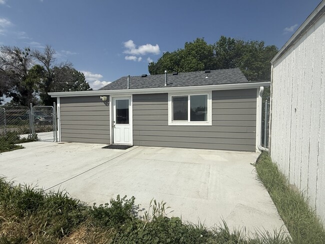 Building Photo - 1303 Lake Elmo Dr