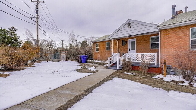 Building Photo - Upper Level Duplex in North Salt Lake