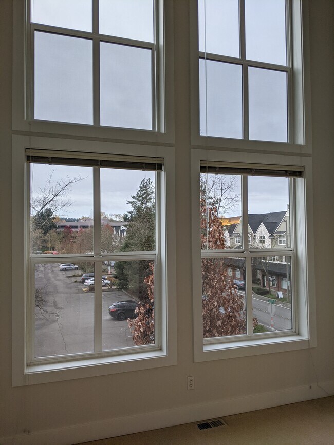 Urbane Townhomes Apartments in Redmond, WA