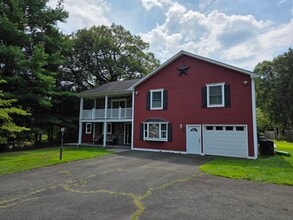 Building Photo - 913 Pleasant Valley Rd