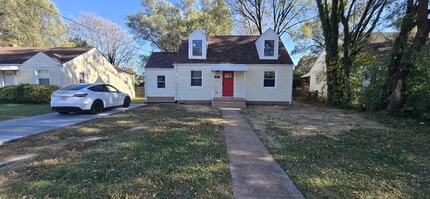 Building Photo - 2503 Cornell Dr NW