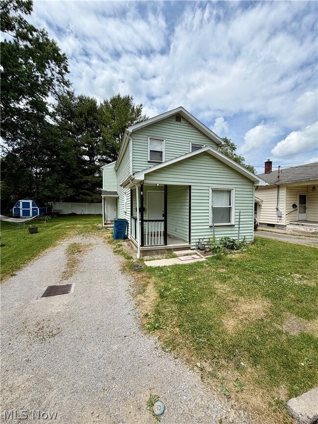 Building Photo - 112 N Clover Ave