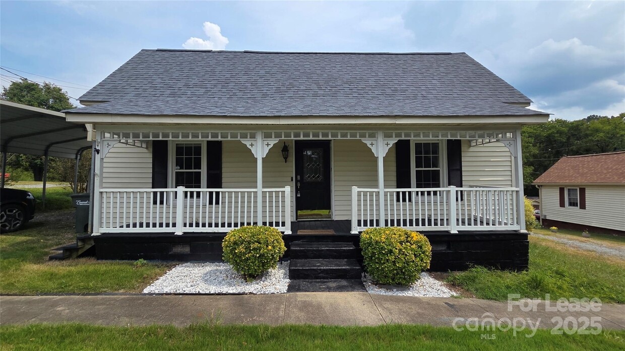 Primary Photo - 3481 Roberta Rd