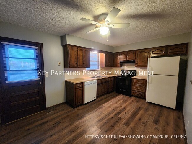 Building Photo - 16506 W 123rd - Remodel!