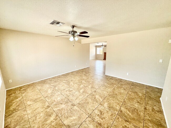 Foto del edificio - Fantastic 3 Bedroom/2 Bath Single Level Home & NO HOA!  Schedule a Showing Today!