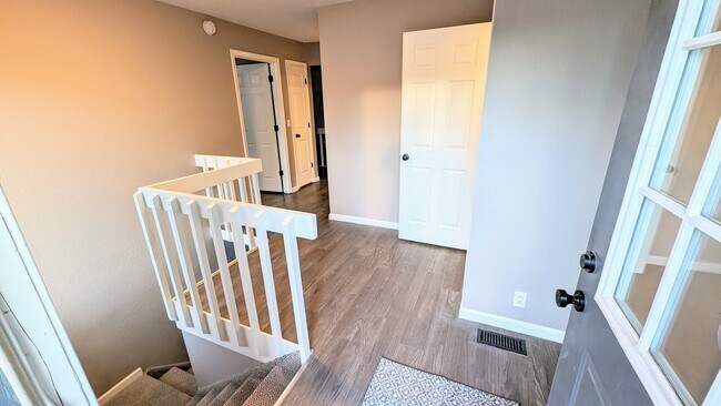 Foto del edificio - Ava Townehomes