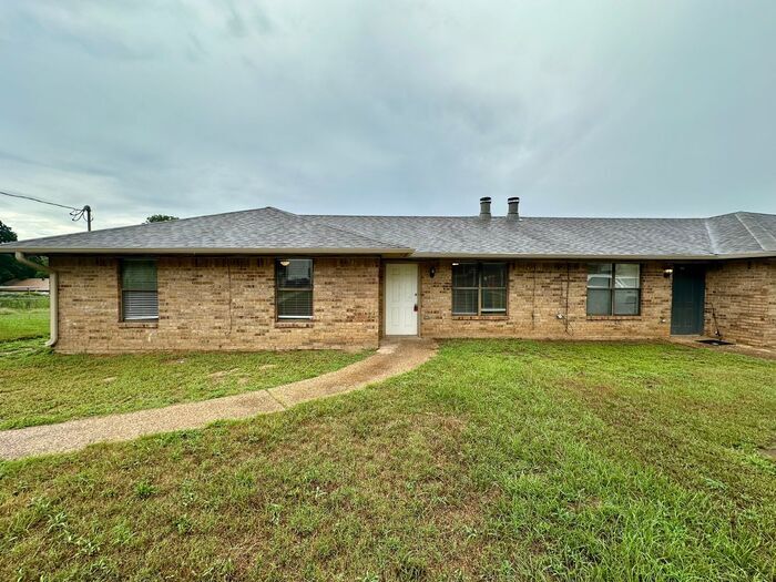 Foto principal - Available Now! Newly Updated 3/2 in Flint!