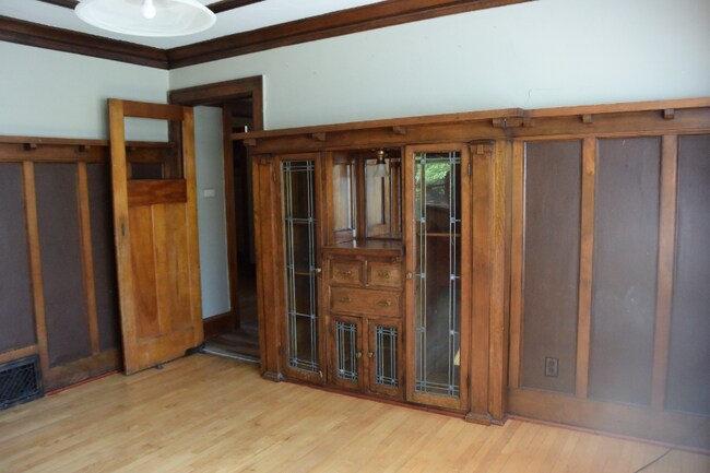 Foto del edificio - 319 E Montana St