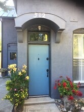 Building Photo - 312 N Davis St