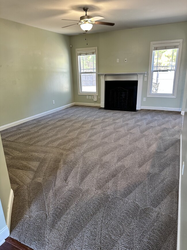 Building Photo - 908 Merlin Ct