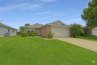 Building Photo - 911 Live Oak Dr