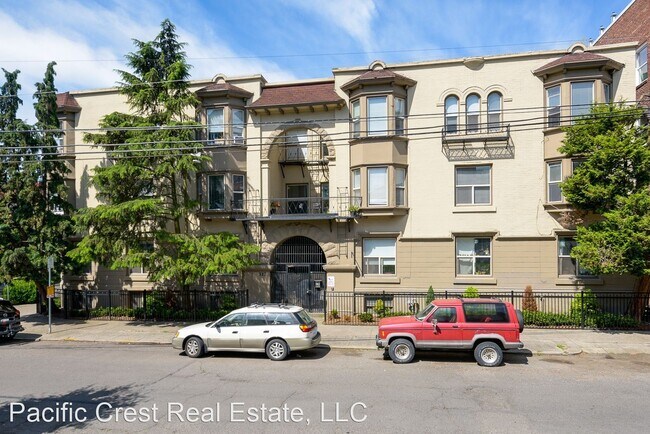 Building Photo - 317 Harvard Ave E