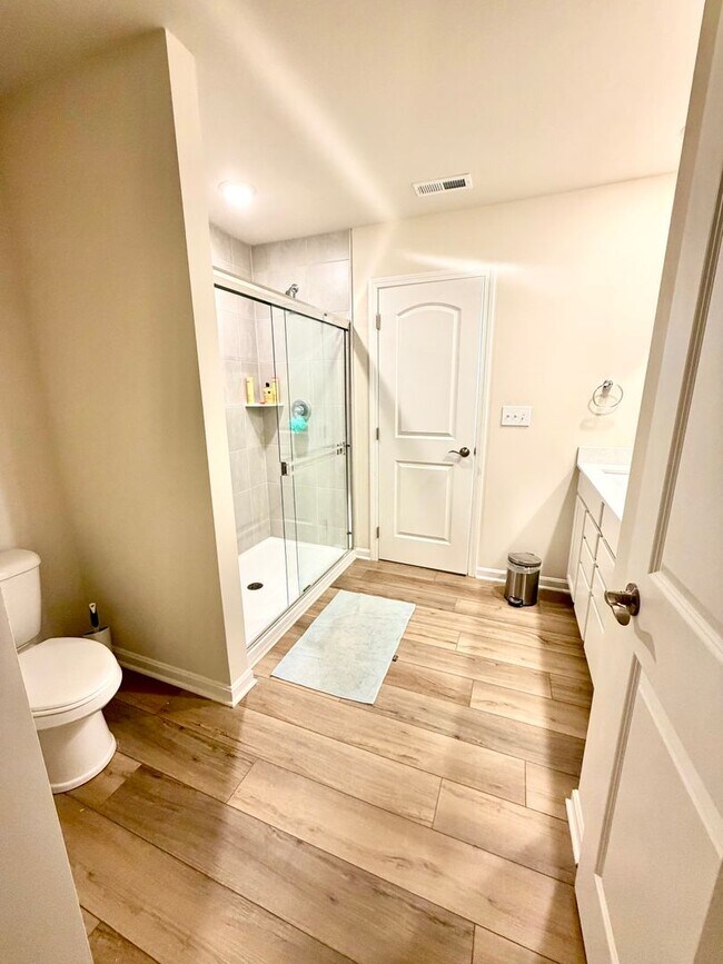 Foto del edificio - 1 Year Old Home Ready for You!