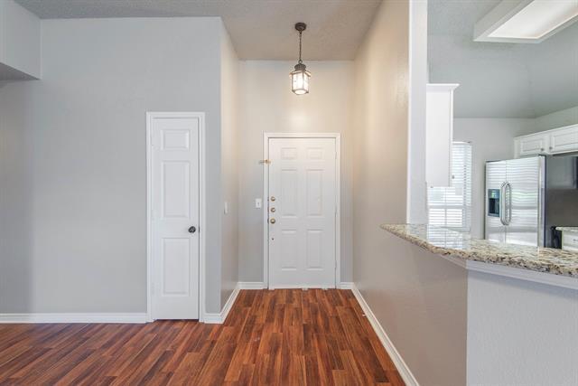 Foto del edificio - 10809 Huntington Rd