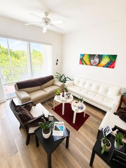 Foto del edificio - 3600 Oaks Clubhouse Dr