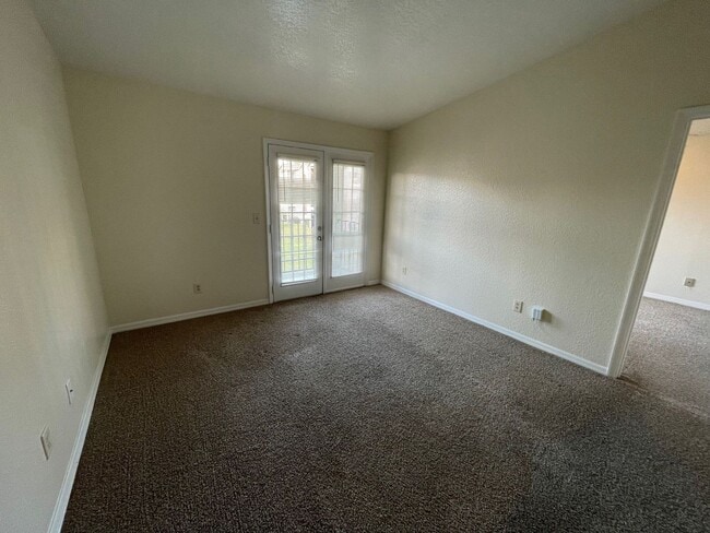 Building Photo - 2550 N Alafaya Trail