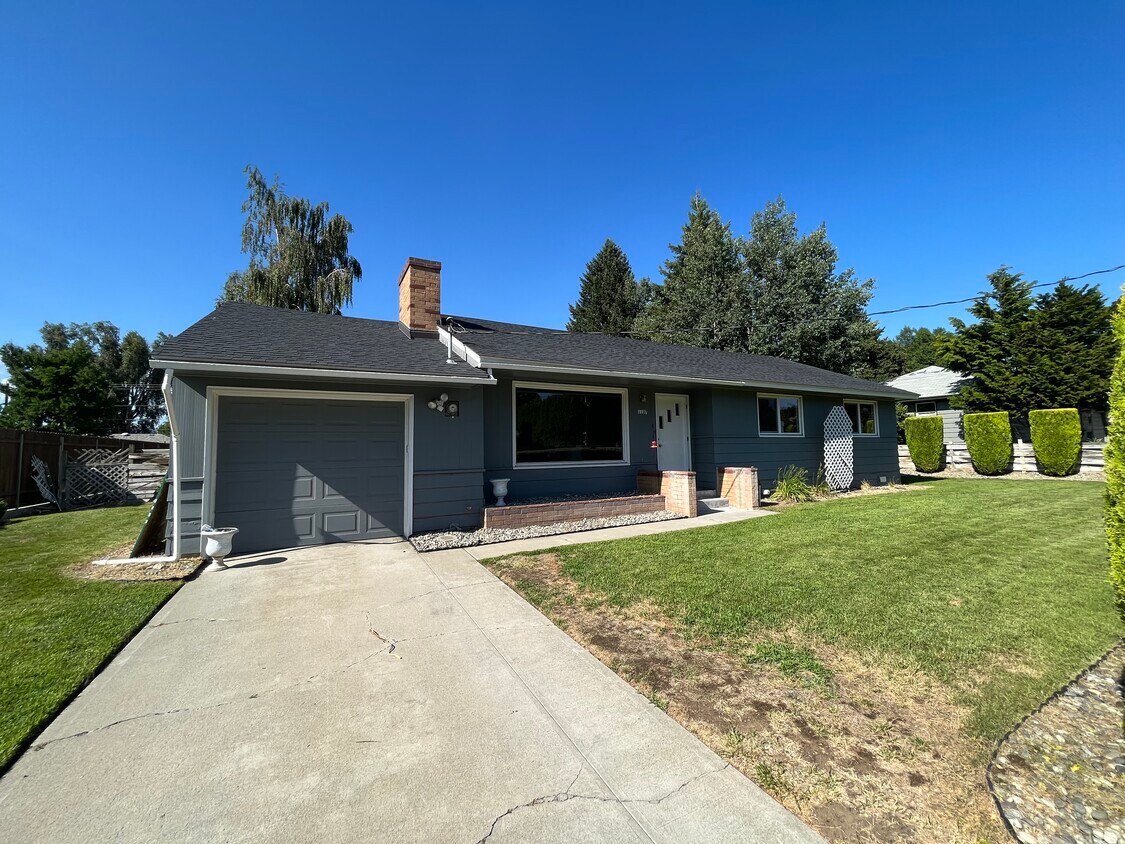 1137 Tedford St SE, East Wenatchee, WA 98802 House Rental in East