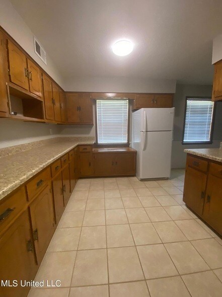 Foto del edificio - 144 Vaughn Ln