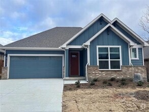 Building Photo - 2217 Redwing Dr