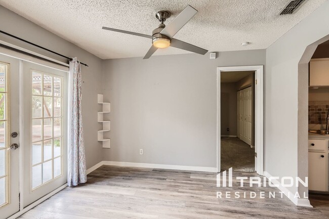 Building Photo - 3413 Yule Tree Dr