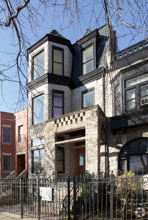 Primary Photo - 3362 S Prairie Ave
