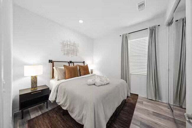 Foto del edificio - 7906 Montecito Ln