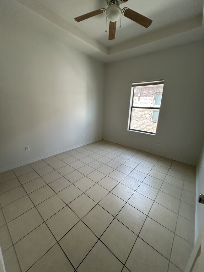 Foto del edificio - 3005 E Diamondhead Ave