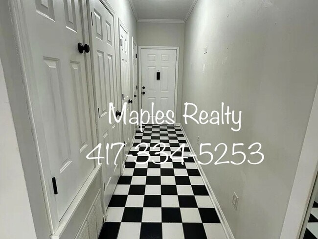 Building Photo - Two bed / Two bath condo in WOODLAND ESTAT...
