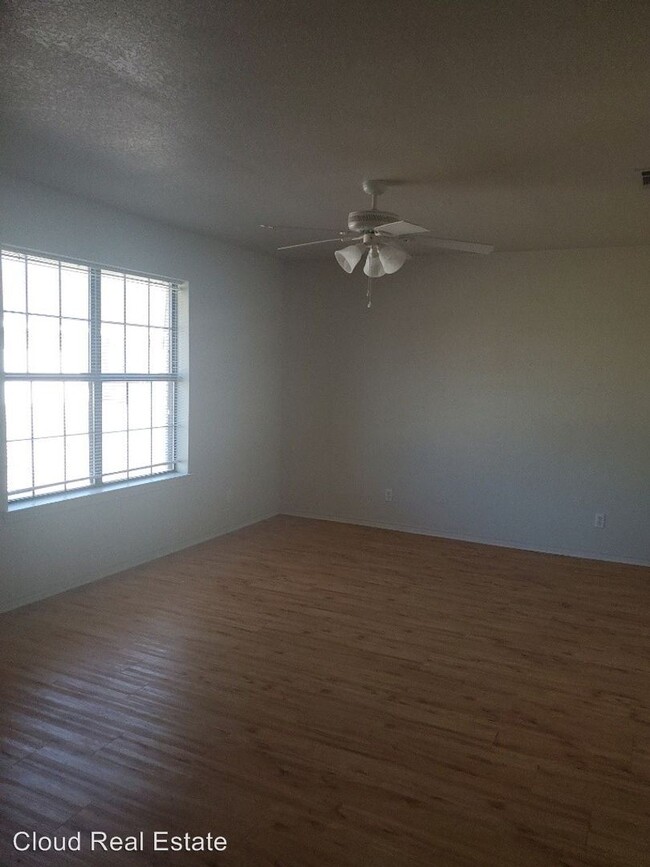 Building Photo - 914 McDaniel Cir