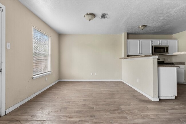 Building Photo - 6703 Ashland Forest Dr