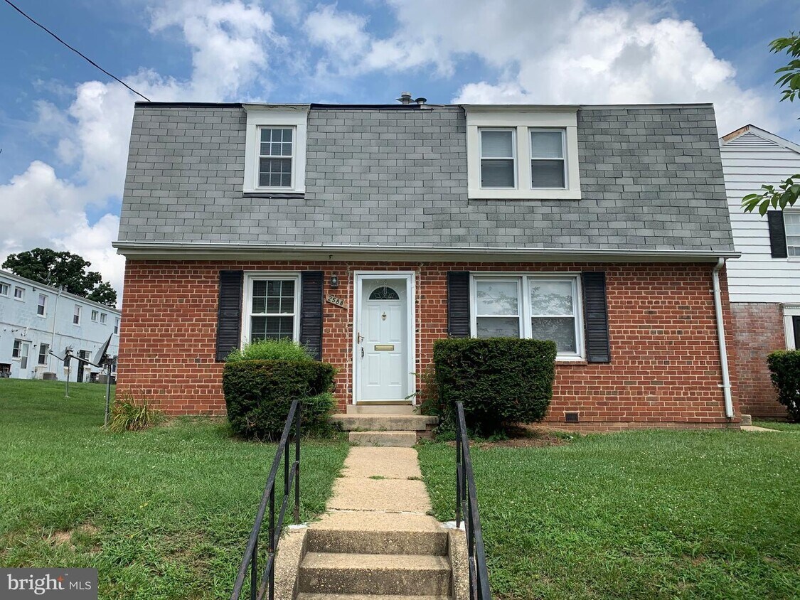 2588 Iverson St, Temple Hills, MD 20748 Condo for Rent in Temple Hills, MD