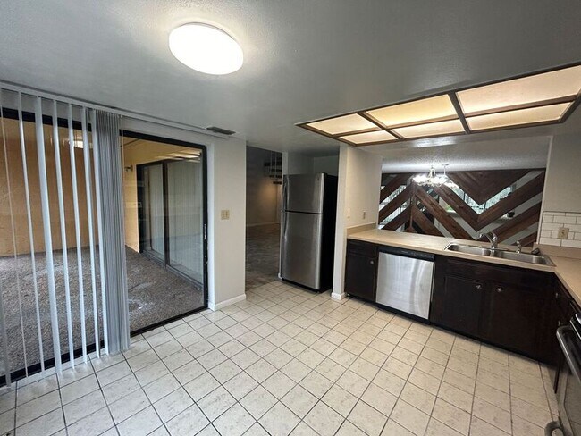 Foto del edificio - 4779 Puritan Cir