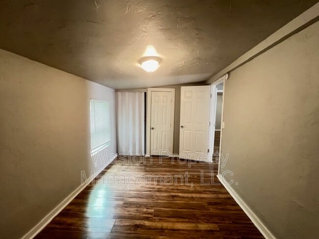 Building Photo - 322 Reed Ave