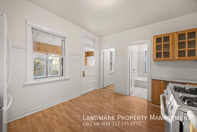 Building Photo - 3030 N Normandy Ave