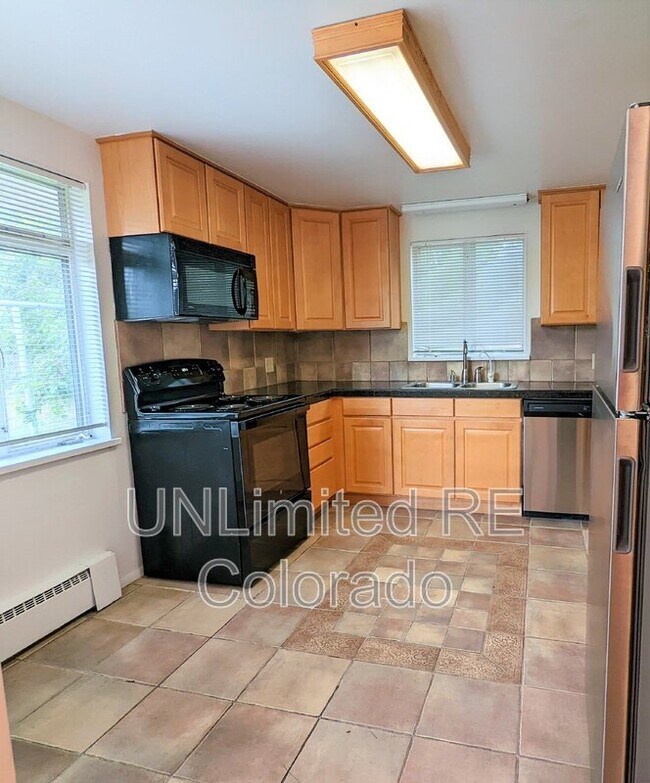 Foto del edificio - 1300 Meadow Sweet Rd