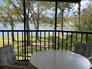 Foto del edificio - 202 Woodlake Wynde