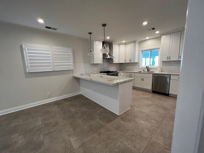 Building Photo - COMING SOON! Available 10/1/2024! Enchanti...