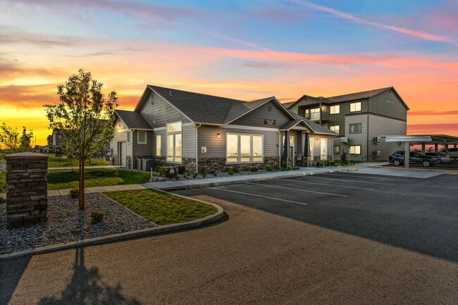 Building Photo - The Villas at Carrington