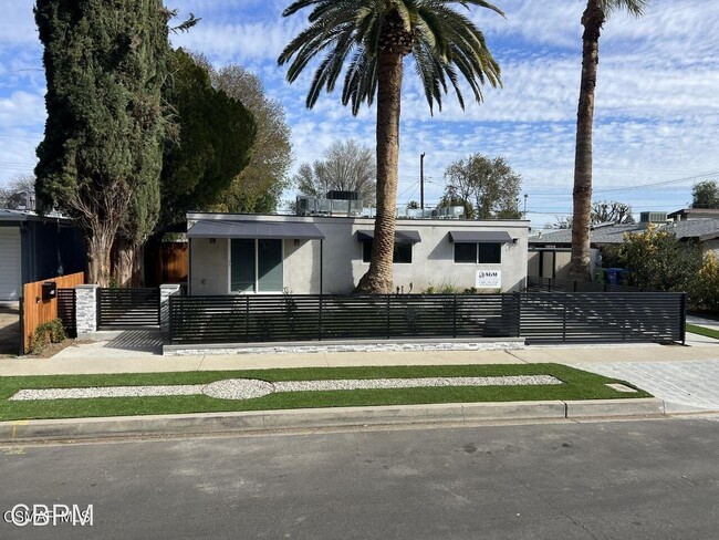 Foto del edificio - 2 br, 2 bath House - 7804 Kentland Ave.