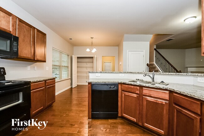 Building Photo - 736 Galveston Way