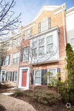 Building Photo - 2443 Huntington Park Dr