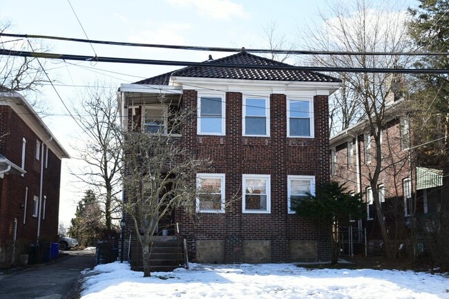 Building Photo - 1862 Shaw Ave