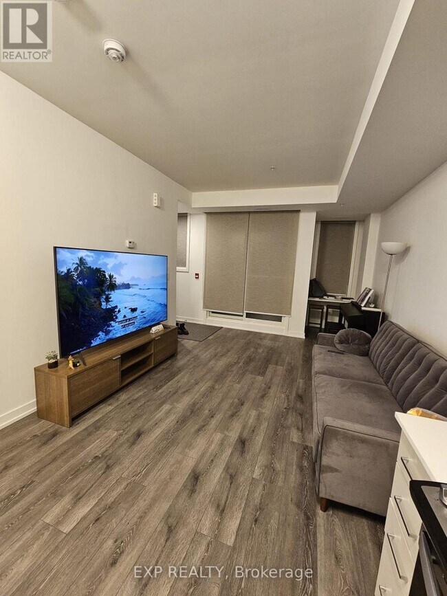 Building Photo - 1650 Victoria Park Ave