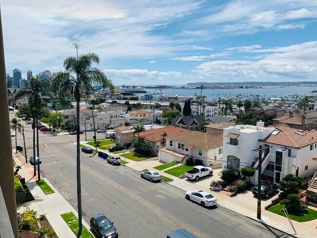 Foto del edificio - 2445 Brant St