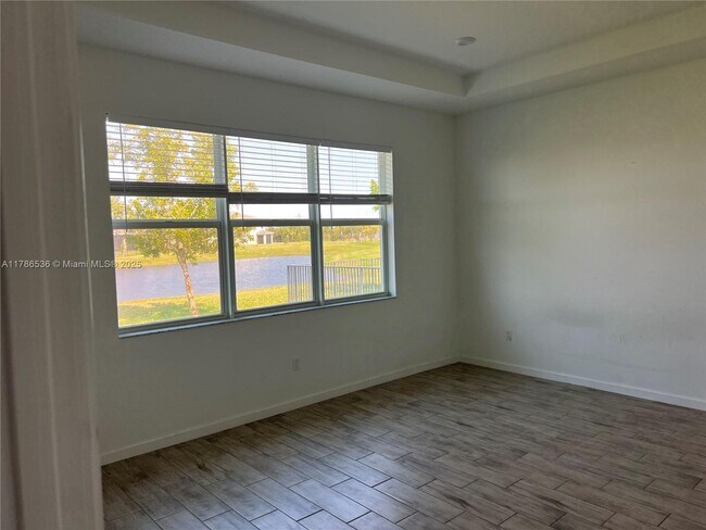 Foto del edificio - 12767 SW Phoenix Dr