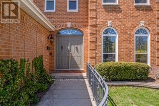 Building Photo - 2198 Charnwood Dr