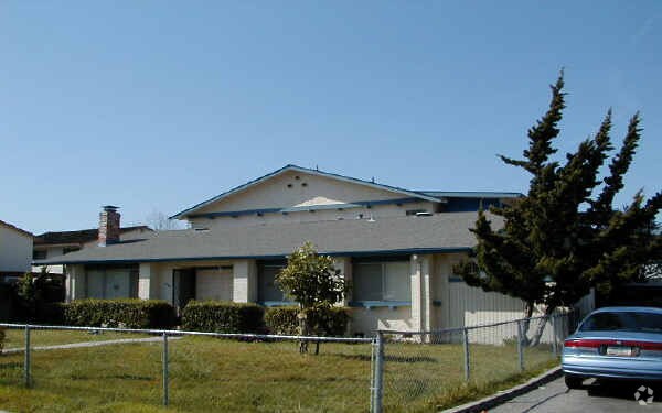 Building Photo - 885 Branham Ln