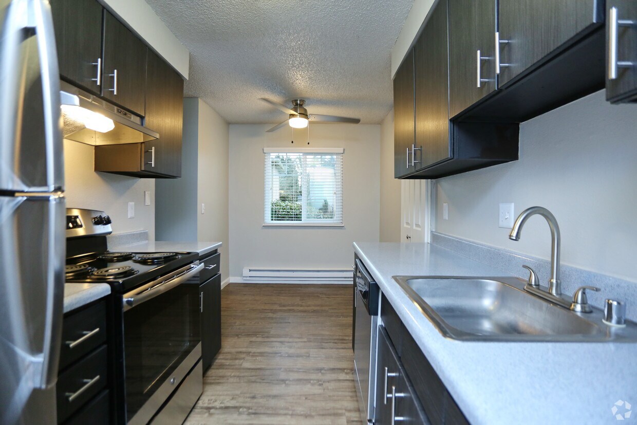 Madison At River's Edge Apartments Auburn, WA