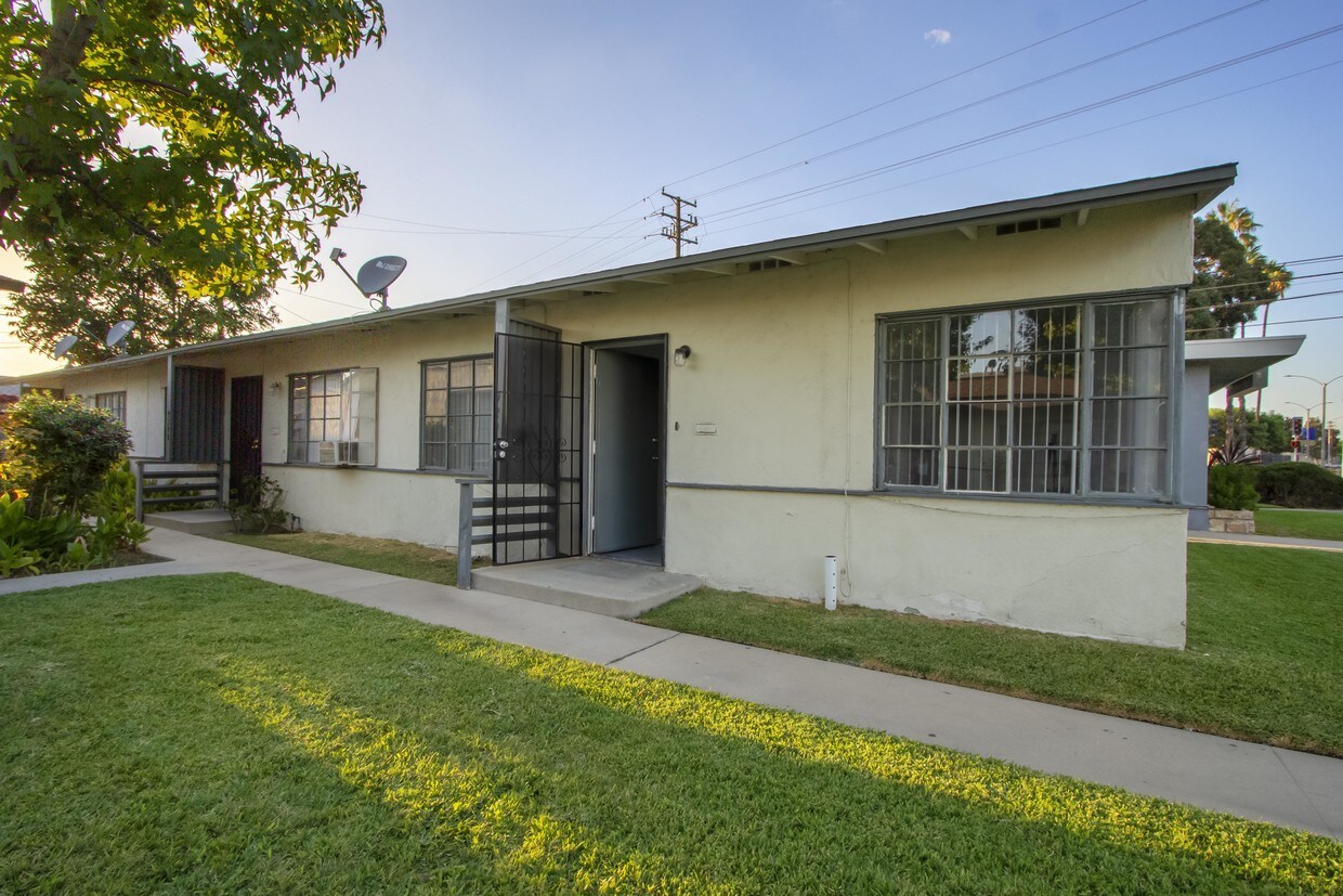 Foto principal - 929 N Lemon St