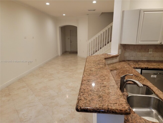 Foto del edificio - 8463 NW 107th Path